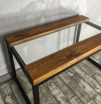 Журнальный стол из дерева, металла и стекла в стиле лофт.