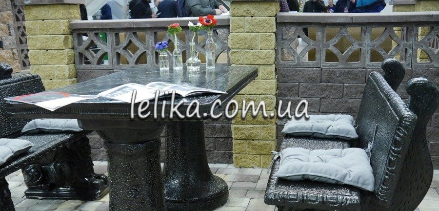 Бетонний комплект вуличних меблів стіл з лавами зі спинкою