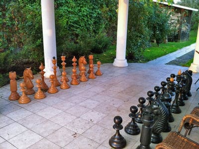 Вуличні напольні шахмати з деревини. Фото 3