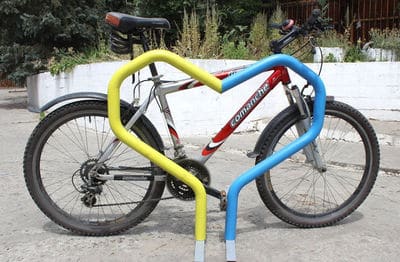 Велопарковка (підставка для велосипедів) у формі серця. Фото 2