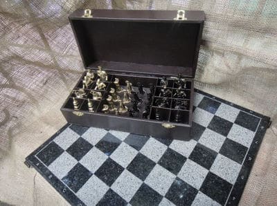  Бронзові шахові фігурки з гранітною дошкою. Фото 2