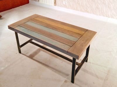 Журнальний столик у стилі лофт з деревини - вид зверху