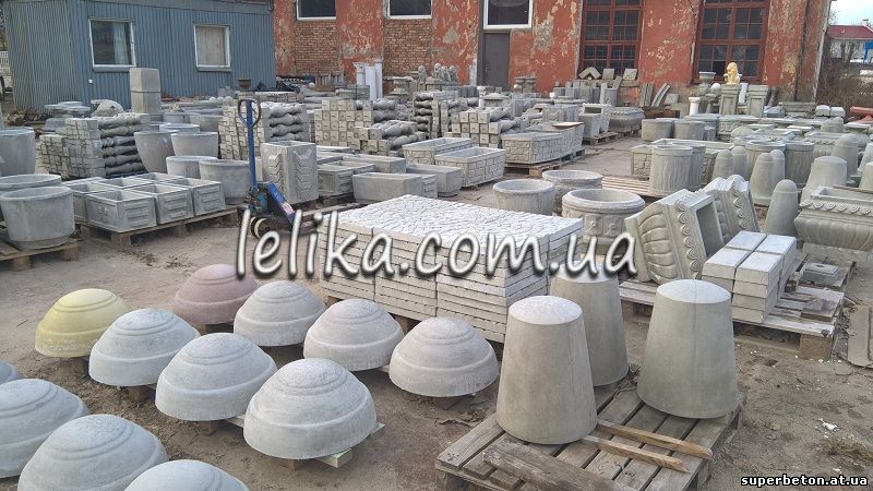 Виробництво бетонних ваз і урн 