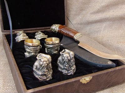 Набір чарок з бронзи "Козацька рада" 6 шт з ножем. Фото 2