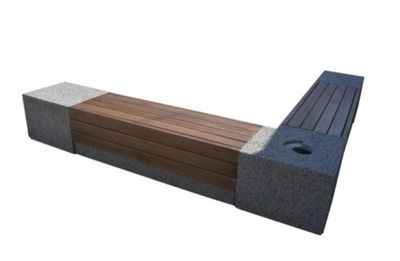 Скамейка из дерева и бетона с урной
